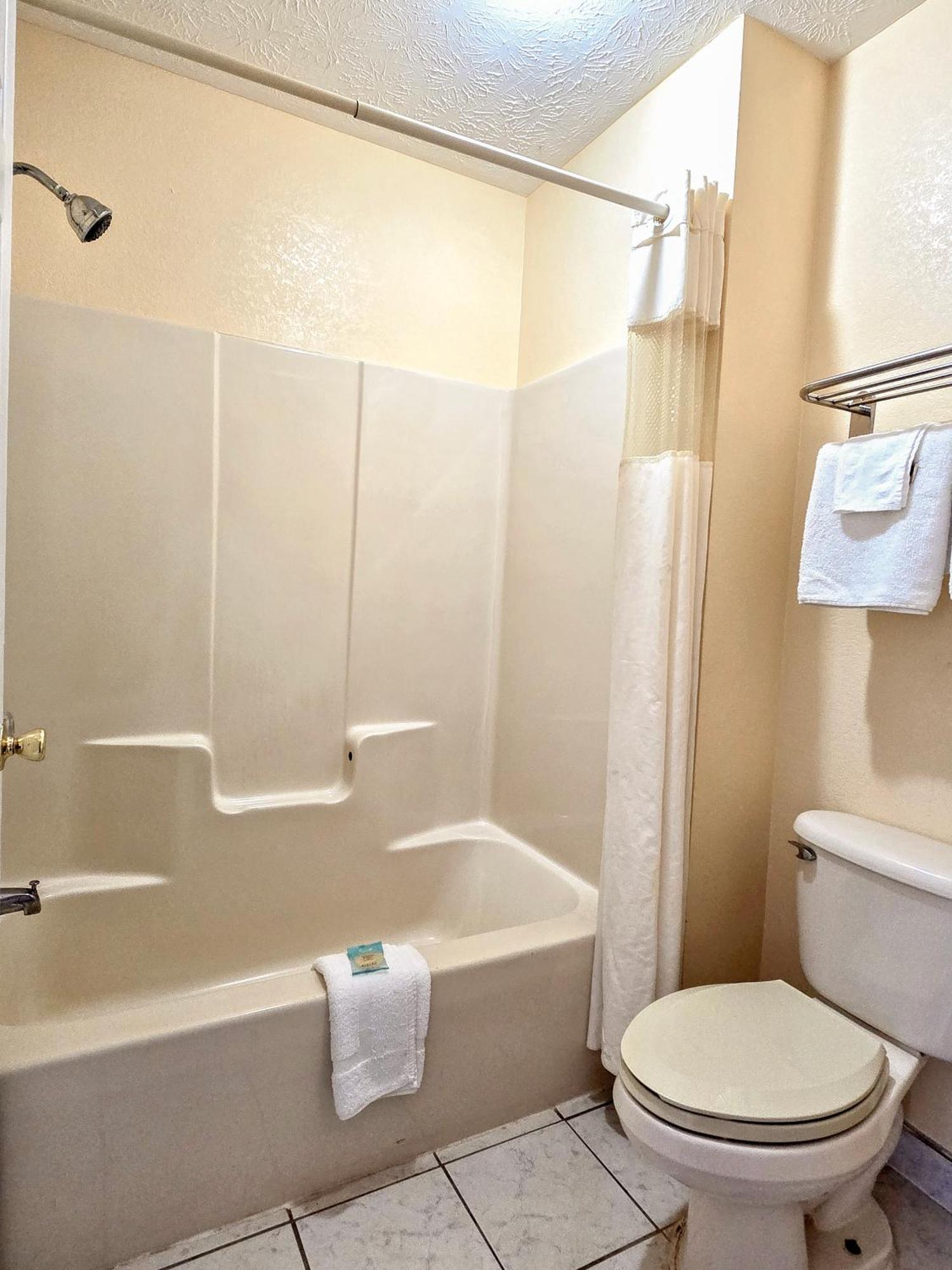 Garden Inn And Suites Near Callaway Gardens Pine Mountain Экстерьер фото