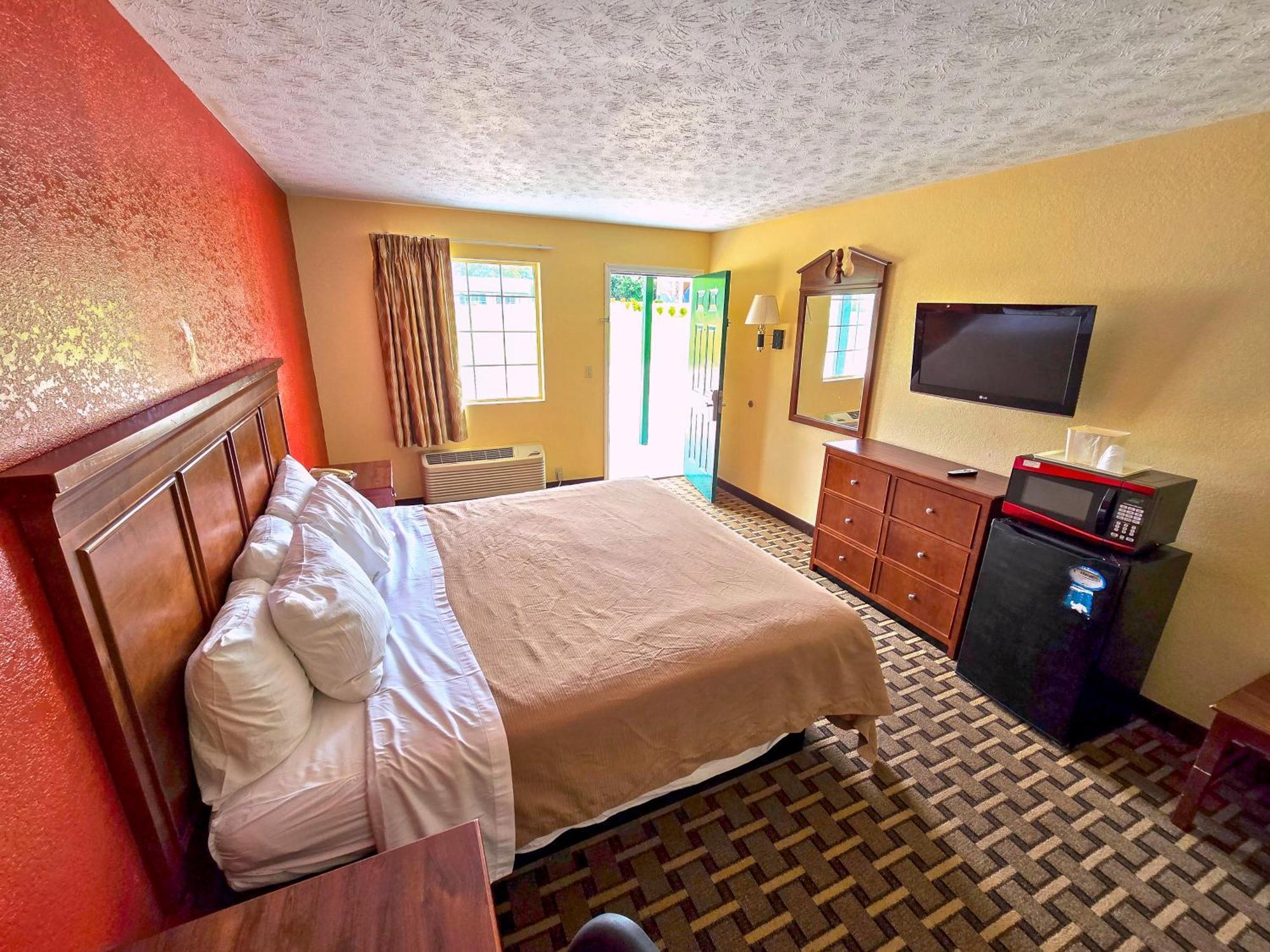 Garden Inn And Suites Near Callaway Gardens Pine Mountain Экстерьер фото