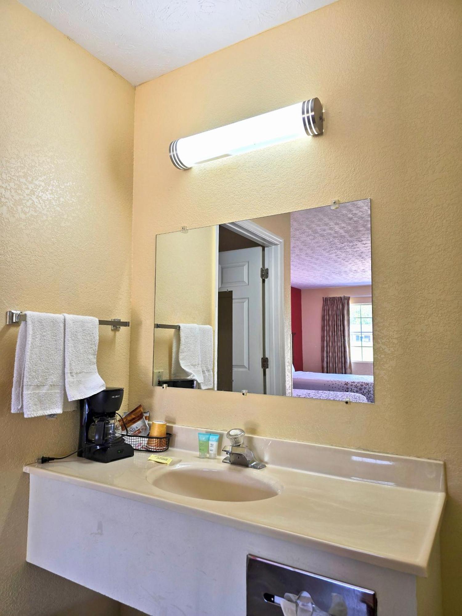 Garden Inn And Suites Near Callaway Gardens Pine Mountain Экстерьер фото