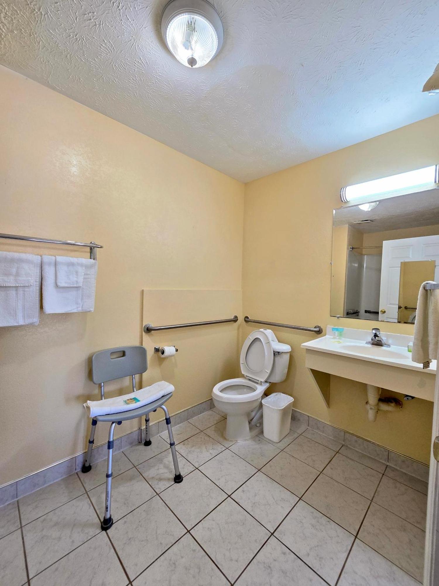 Garden Inn And Suites Near Callaway Gardens Pine Mountain Экстерьер фото