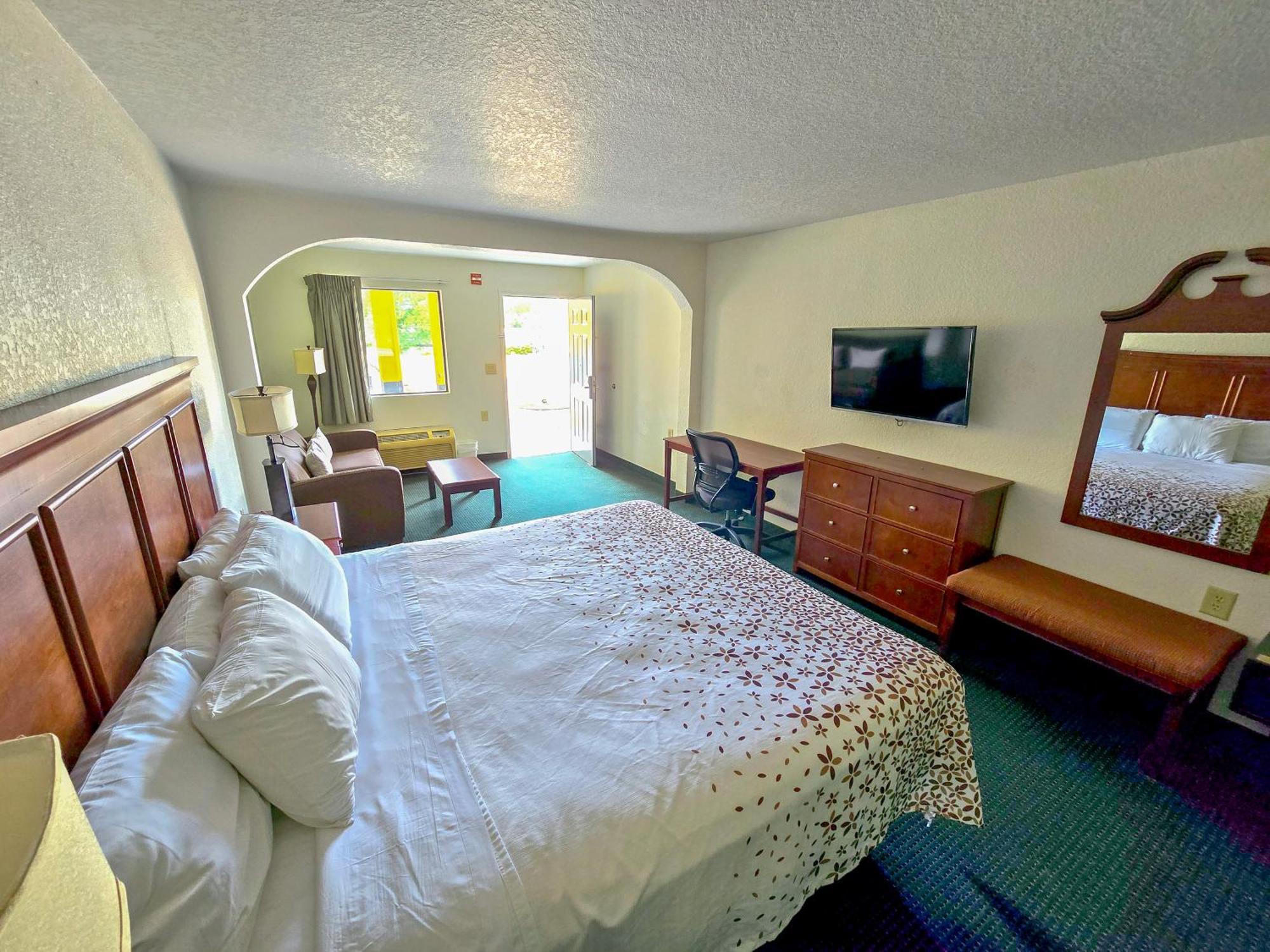 Garden Inn And Suites Near Callaway Gardens Pine Mountain Экстерьер фото
